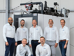 L'équipe commerciale CERTUSS devant notre nouveau générateur de vapeur UMX