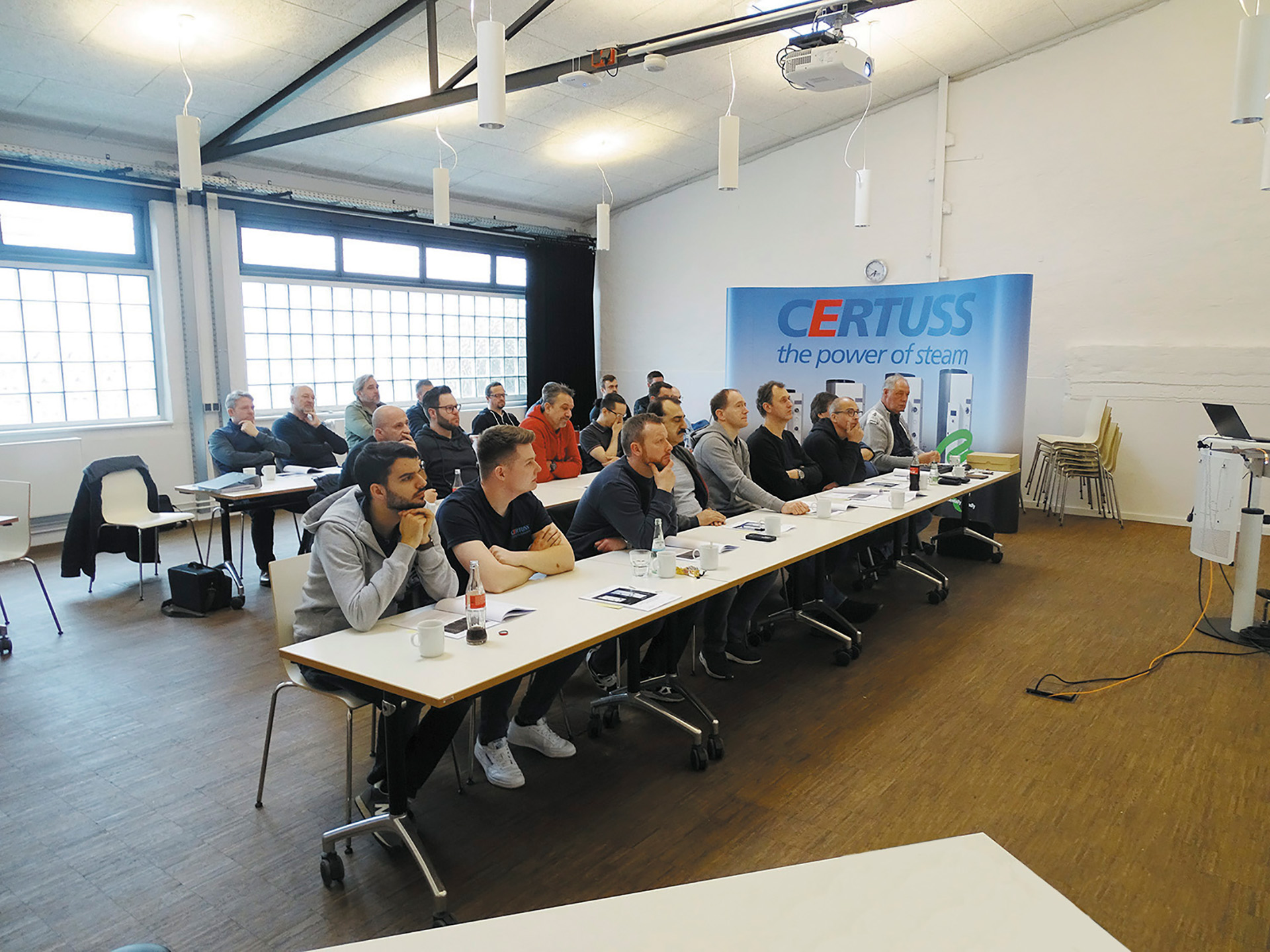 Personen die an einer CERTUSS Schulung teilnehmen